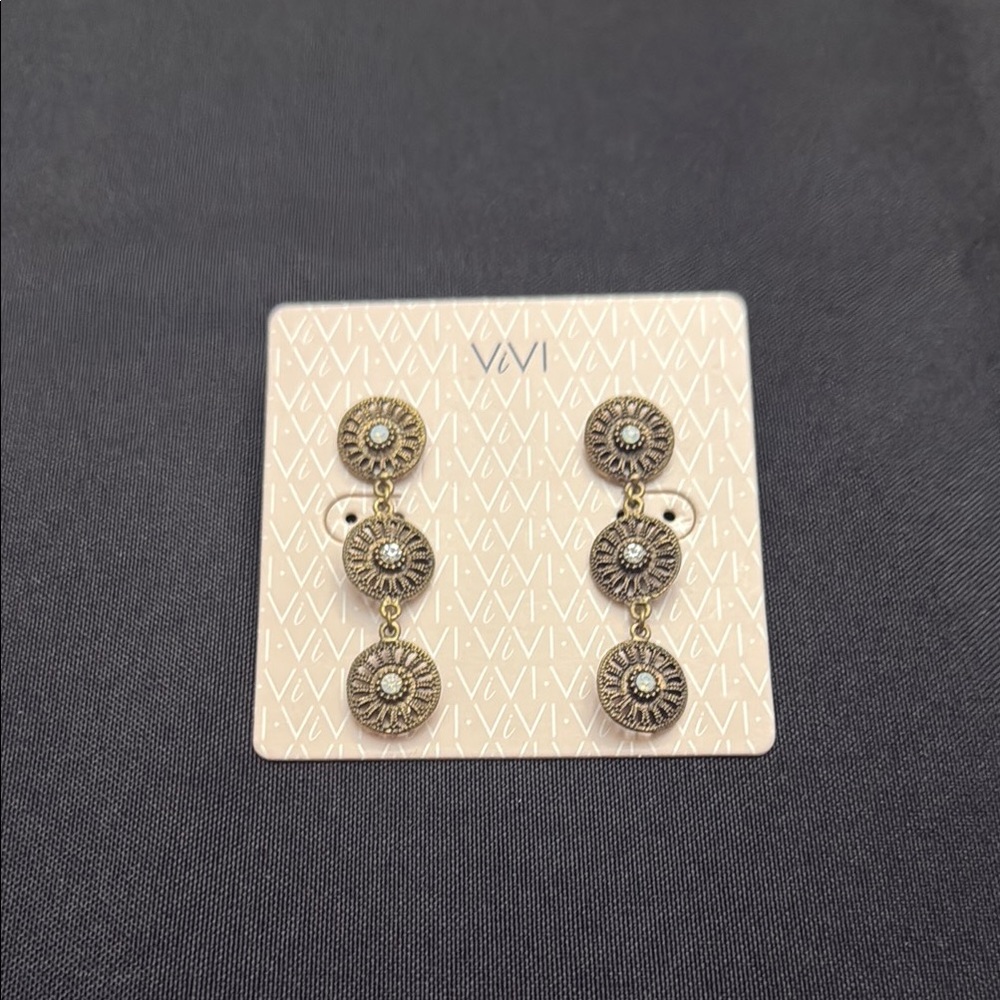 ViVI Gold and White Elegant Drop Earrings